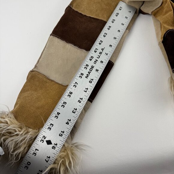 Sweet Leather Patchwork Jacket with Faux Fur Accents - Picture 3 of 13